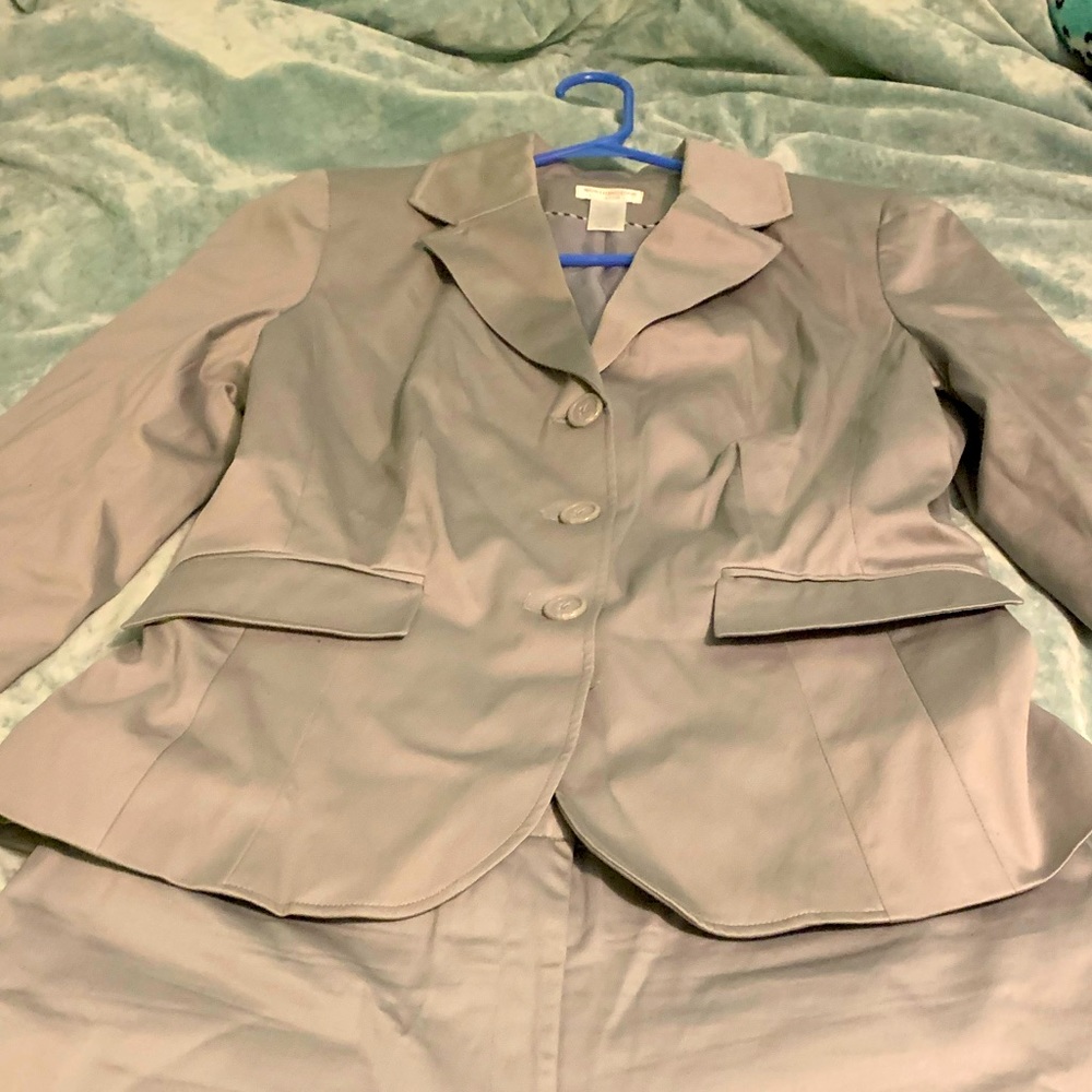 2 piece pant suit - gray in color - size - 12